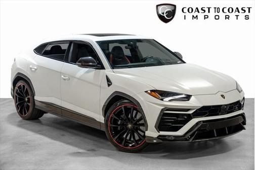 2022 Lamborghini Urus Graphite Capsule
