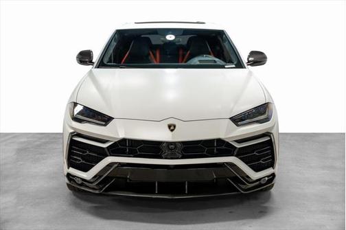 2022 Lamborghini Urus Graphite Capsule