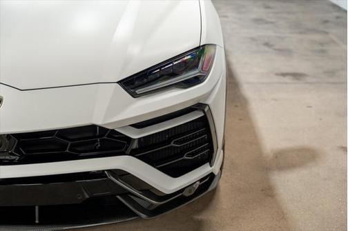 2022 Lamborghini Urus Graphite Capsule