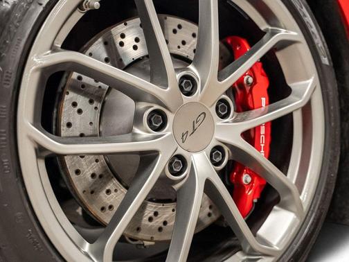 2023 Porsche 718 Cayman GT4