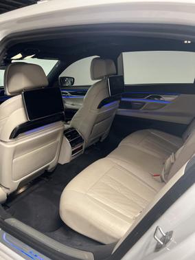 2022 BMW ALPINA B7 xDrive