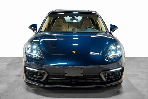 2023 Porsche Panamera 4 Platinum Edition