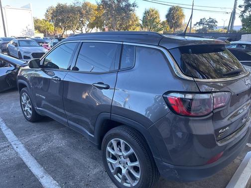 2022 Jeep Compass Latitude Lux