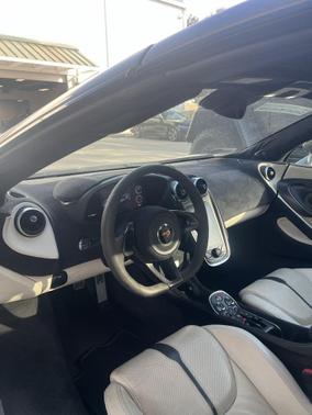 2018 McLaren 570S Base