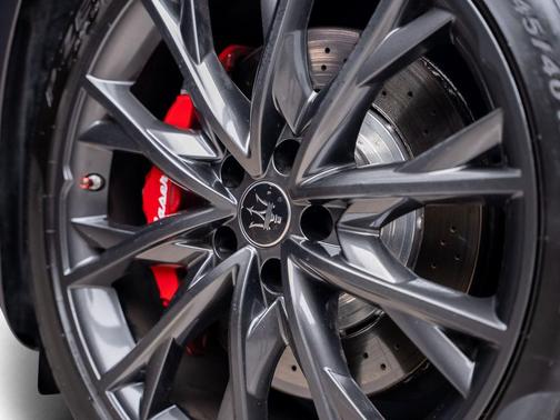 2022 Maserati Ghibli Modena