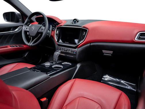 2022 Maserati Ghibli Modena