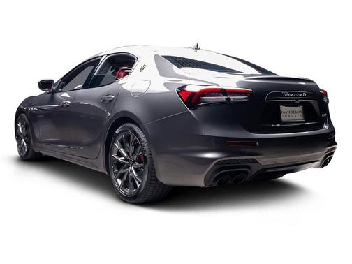 2022 Maserati Ghibli Modena