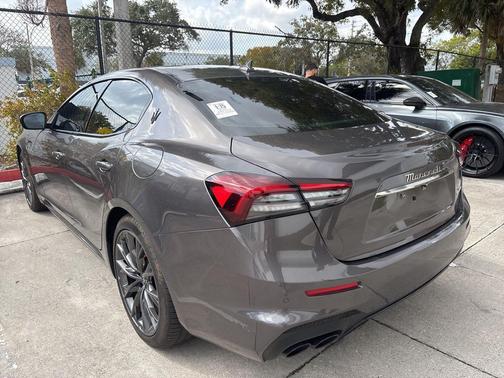2022 Maserati Ghibli Modena