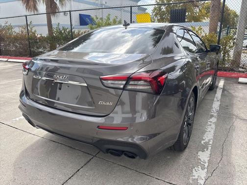2022 Maserati Ghibli Modena