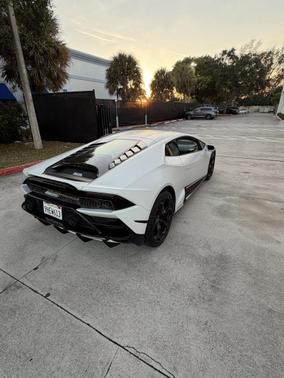 2020 Lamborghini Huracan EVO 