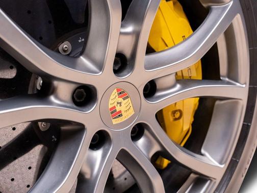 Lava Orange 2020 Porsche Cayenne Cayenne Turbo S E-Hybrid