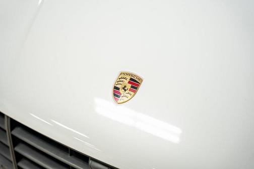 2020 Porsche Macan Turbo