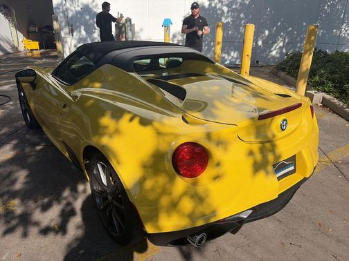 2016 Alfa Romeo 4C Spider Base