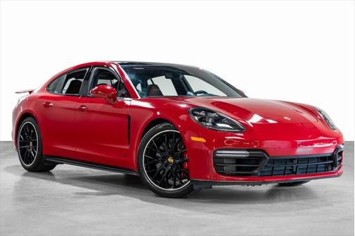 2020 Porsche Panamera GTS