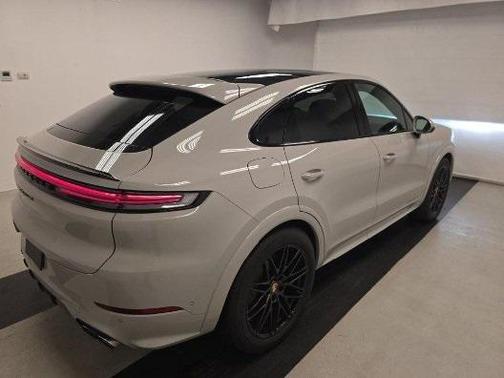 2024 Porsche Cayenne S