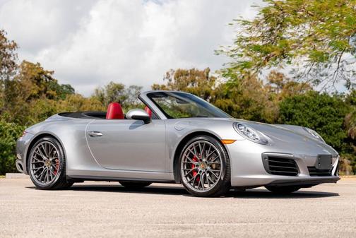 2017 Porsche 911 Carrera 4S Cabriolet