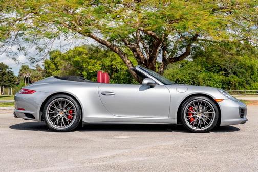 2017 Porsche 911 Carrera 4S Cabriolet