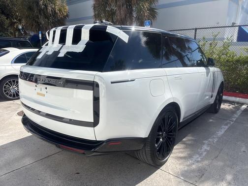 2025 Land Rover Range Rover P530 SE