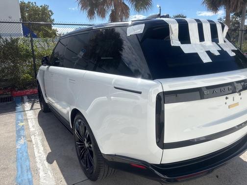 2025 Land Rover Range Rover P530 SE