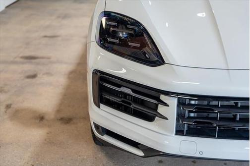 2024 Porsche Cayenne Base