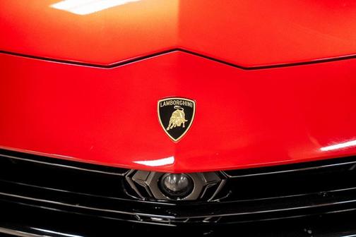 2023 Lamborghini Urus S