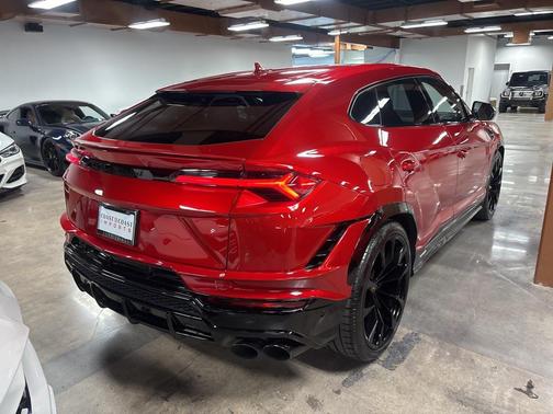 2023 Lamborghini Urus S