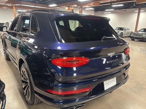 2022 Bentley Bentayga V8