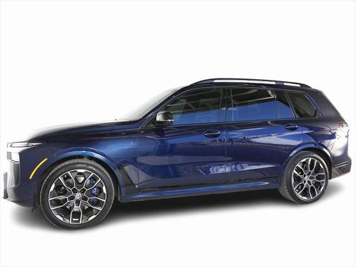 2023 BMW X7 M60i