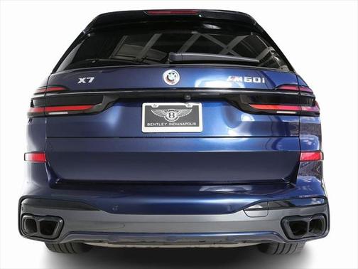 2023 BMW X7 M60i