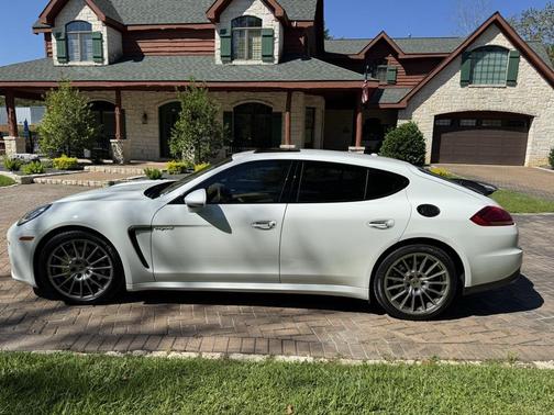 2015 Porsche Panamera 4