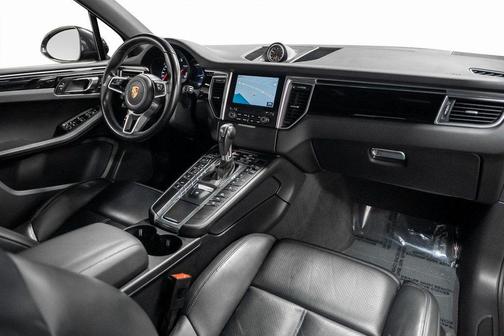 2017 Porsche Macan Base