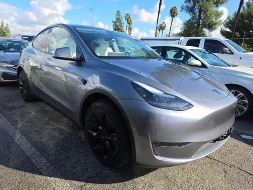 2025 Tesla Model Y Long Range