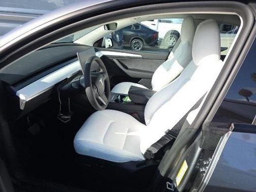 2025 Tesla Model Y Long Range