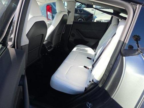 2025 Tesla Model Y Long Range