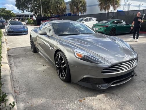 2016 Aston Martin Vanquish V12