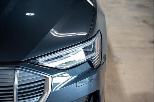 2022 Audi e-tron Premium