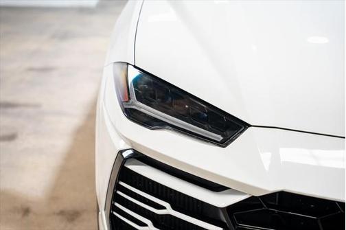 2020 Lamborghini Urus Base