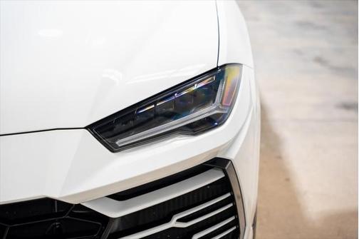 2020 Lamborghini Urus Base