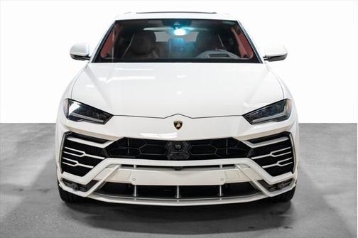 2020 Lamborghini Urus Base