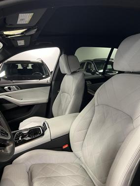 2025 BMW X5 M60i