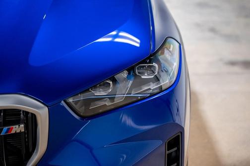2025 BMW X5 M60i