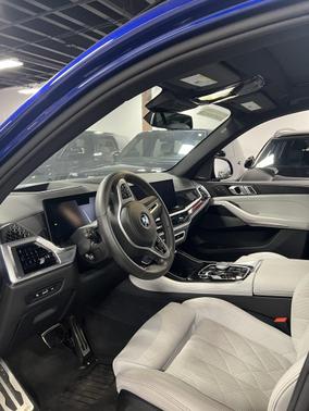 2025 BMW X5 M60i