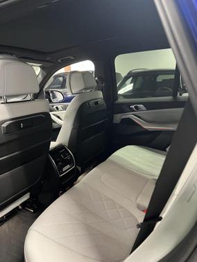 2025 BMW X5 M60i
