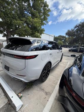 2025 Land Rover Range Rover Sport SE