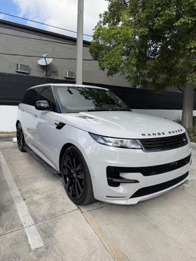 2025 Land Rover Range Rover Sport SE