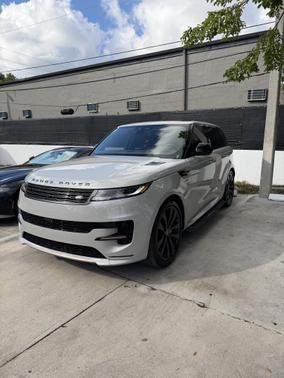 2025 Land Rover Range Rover Sport SE