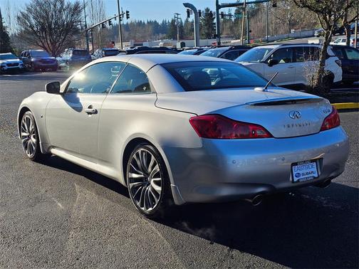 2014 INFINITI Q60 Base