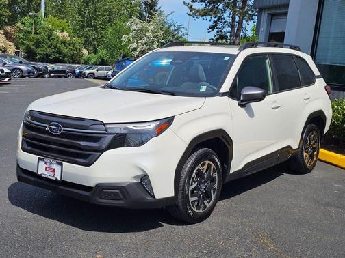 Crystal White Pearl 2025 Subaru Forester Premium
