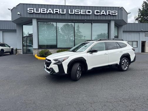 Crystal White Pearl 2023 Subaru Outback Limited