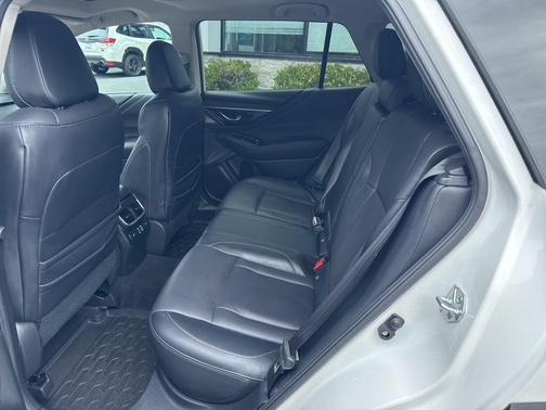Crystal White Pearl 2023 Subaru Outback Limited